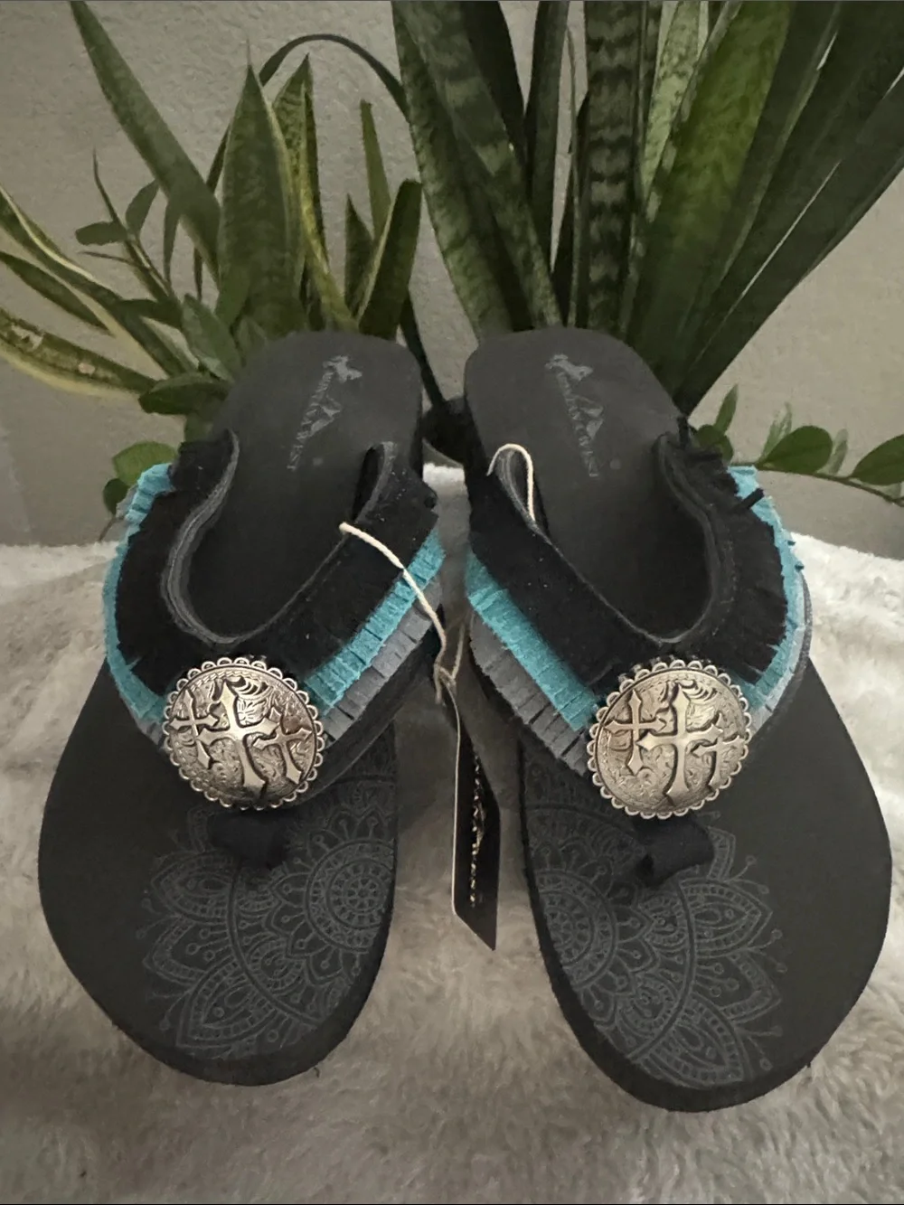 Montana West Black Wedge Fringe Strap and Cross Center Concho-New! Size 10